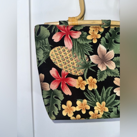 Vintage Hawaiian Black and Green Tropical Floral Tote with Handles - Picture 4 of 12